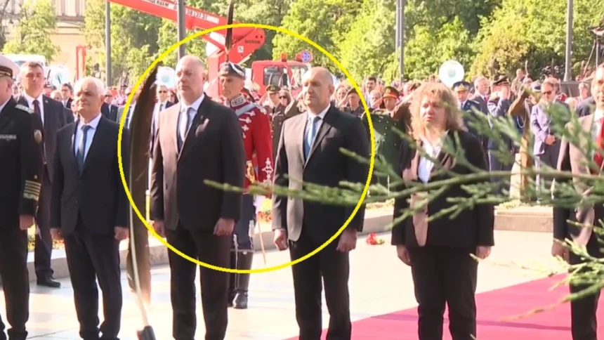 Рамо до рамо: президентът радев и желязков в строя – кой застана до тях? (снимки)