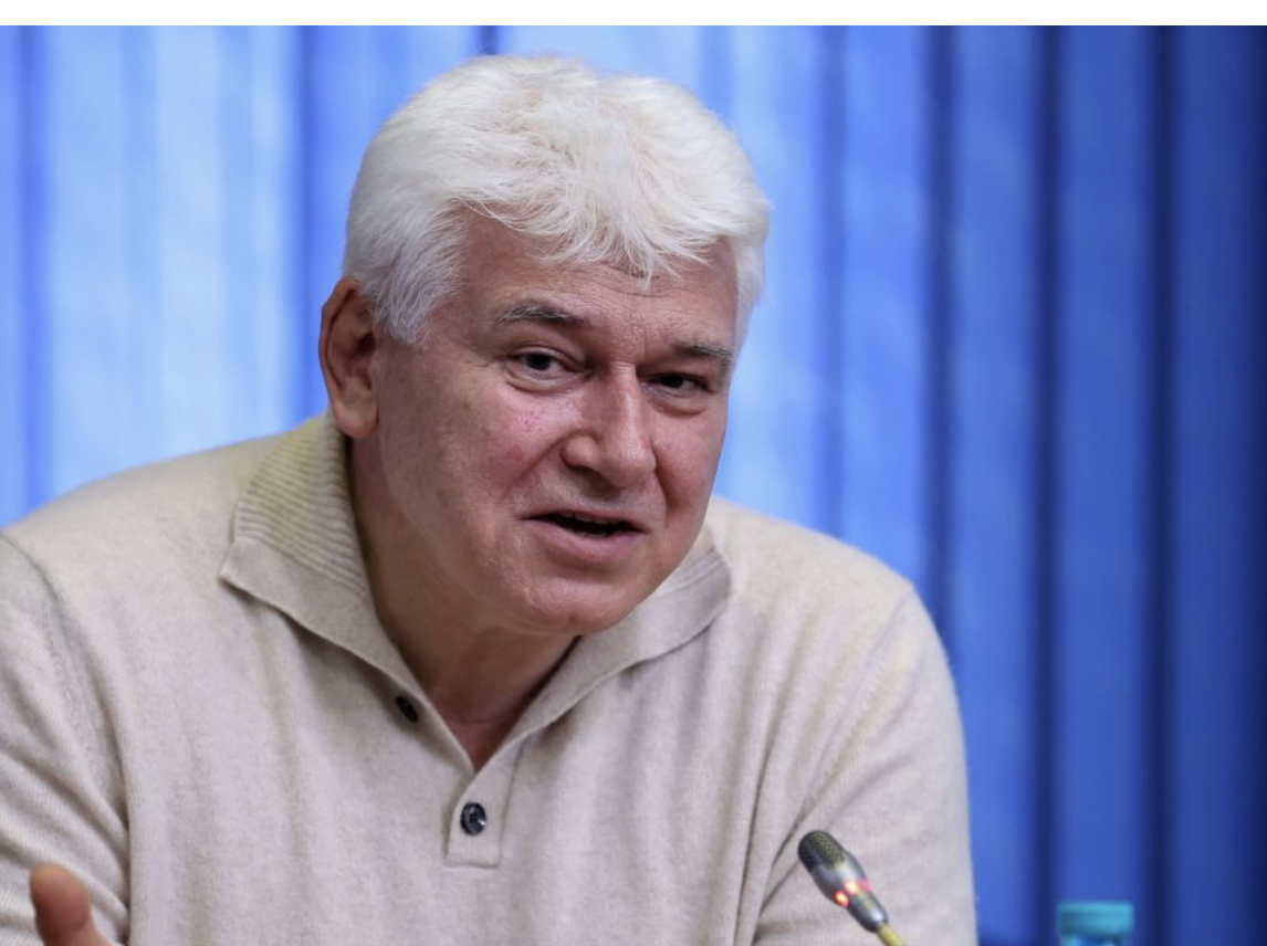 Проф. Пламен киров: единственият, който може да ,,влезе с летящ старт“ на поста служебен премиер е…