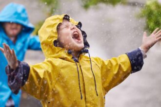 Метеоролозите обявиха регионите с очаквани валежи в петък (карта)