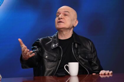 Депутат на слави се похвали с новата си половинка и улучи право в десетката с нея (снимка)