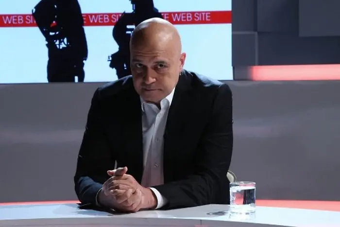 Слави трифонов: решението на кс поражда още повече въпроси и хаос в държавата