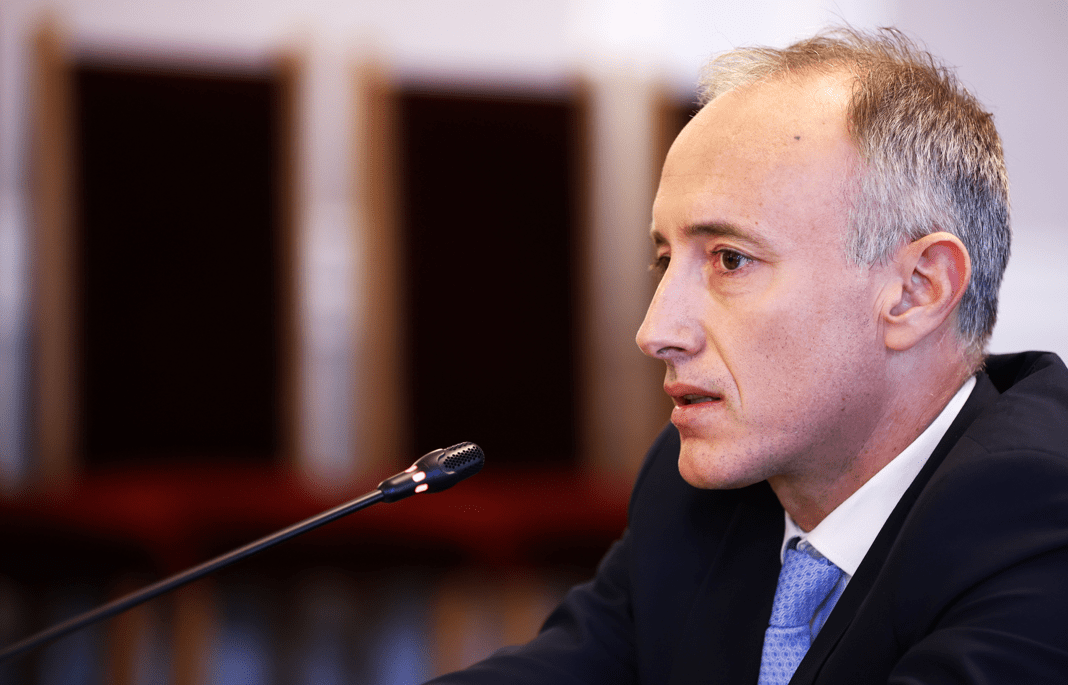 Голяма промяна в училищата: министър вълчев обяви извънредно решение за най-важния предмет